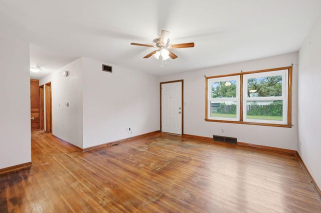 1904 W 32nd St S, Wichita, KS 67217