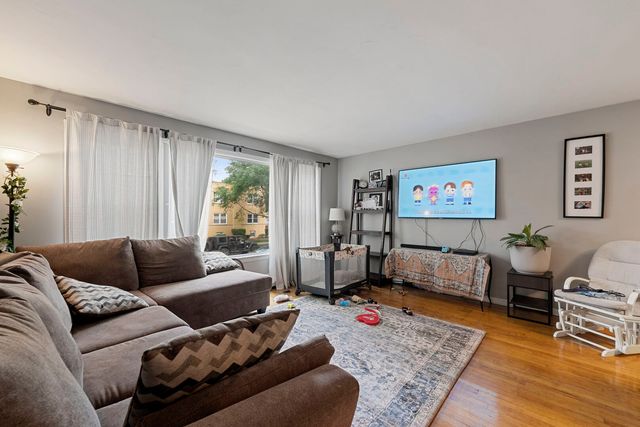 5706 N Saint Louis Avenue, Chicago, IL 60659