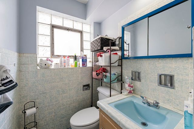 5706 N Saint Louis Avenue, Chicago, IL 60659