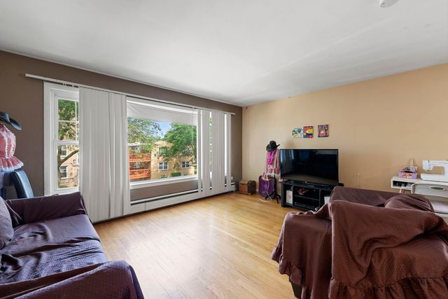 5706 N Saint Louis Avenue, Chicago, IL 60659