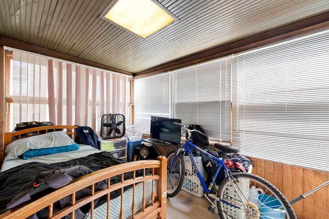 5706 N Saint Louis Avenue, Chicago, IL 60659