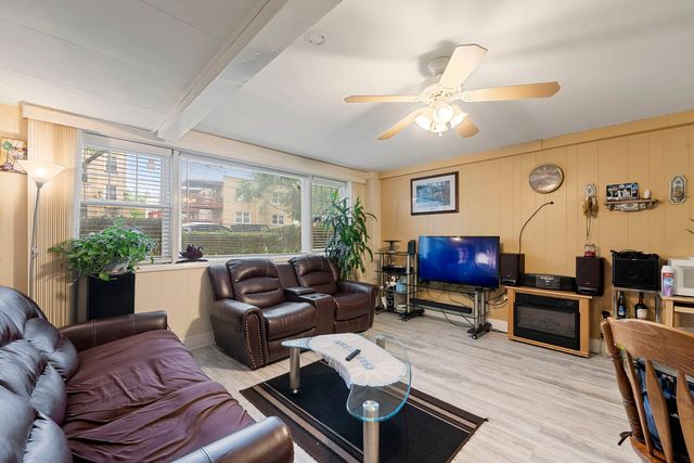 5706 N Saint Louis Avenue, Chicago, IL 60659