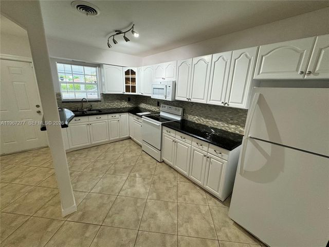 4381 Purdy Ln, West Palm Beach, FL 33406