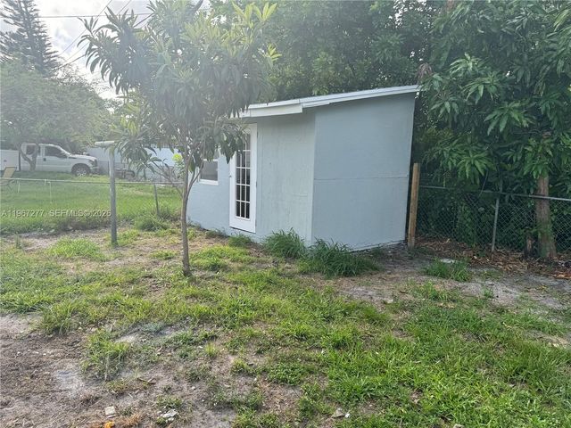 4381 Purdy Ln, West Palm Beach, FL 33406