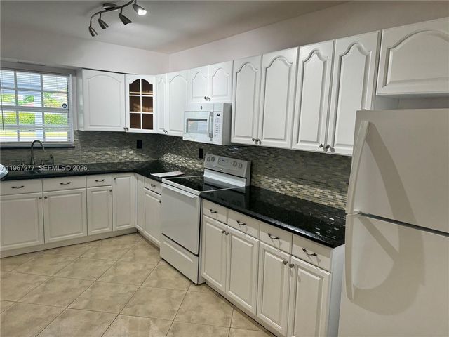 4381 Purdy Ln, West Palm Beach, FL 33406