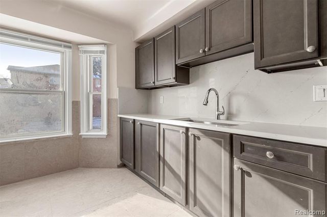 7801 Appoline Street, Dearborn, MI 48126