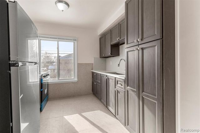 7801 Appoline Street, Dearborn, MI 48126