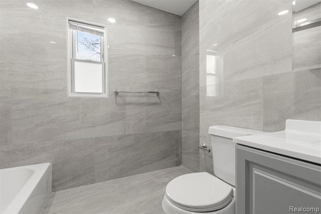 7801 Appoline Street, Dearborn, MI 48126