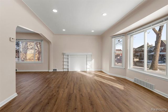 7801 Appoline Street, Dearborn, MI 48126