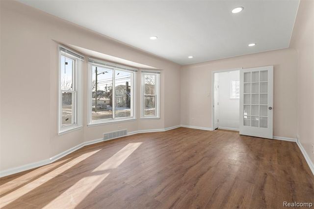 7801 Appoline Street, Dearborn, MI 48126