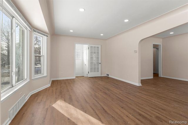 7801 Appoline Street, Dearborn, MI 48126