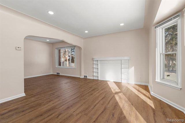 7801 Appoline Street, Dearborn, MI 48126