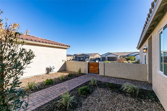 8741 Grand Pass Court, Las Vegas, NV 89113