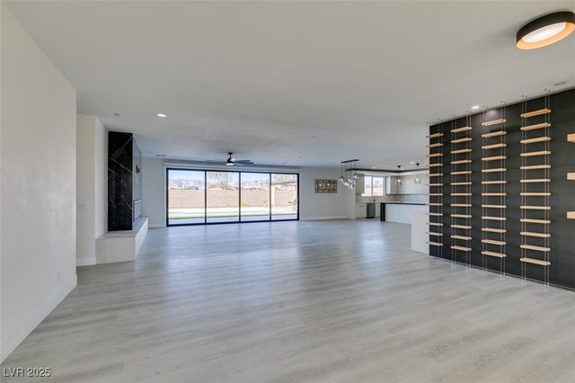 8741 Grand Pass Court, Las Vegas, NV 89113