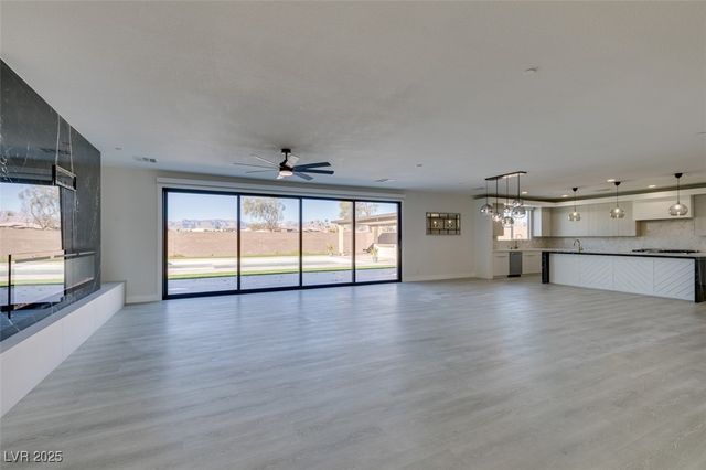 8741 Grand Pass Court, Las Vegas, NV 89113