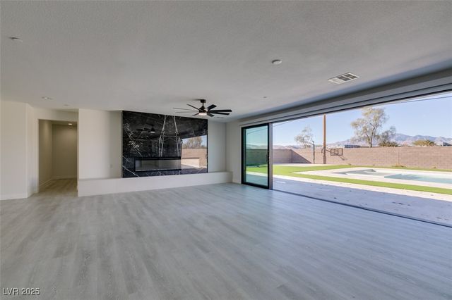 8741 Grand Pass Court, Las Vegas, NV 89113