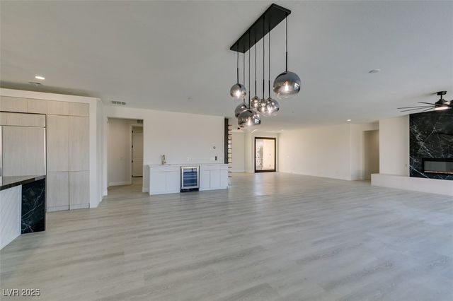 8741 Grand Pass Court, Las Vegas, NV 89113