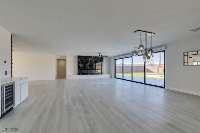 8741 Grand Pass Court, Las Vegas, NV 89113