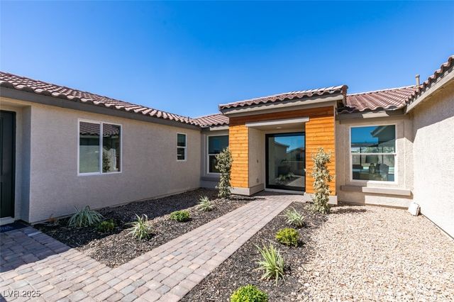 8741 Grand Pass Court, Las Vegas, NV 89113