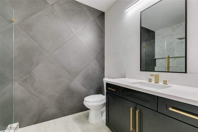 8741 Grand Pass Court, Las Vegas, NV 89113