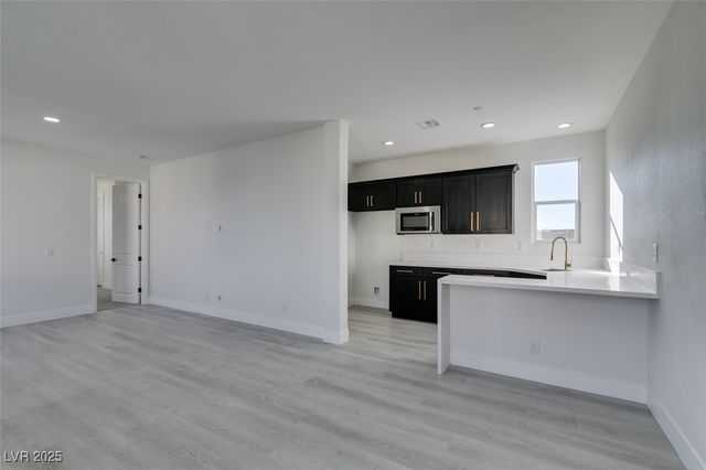 8741 Grand Pass Court, Las Vegas, NV 89113