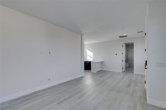 8741 Grand Pass Court, Las Vegas, NV 89113