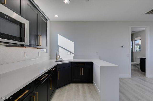 8741 Grand Pass Court, Las Vegas, NV 89113