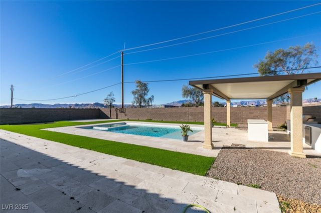 8741 Grand Pass Court, Las Vegas, NV 89113