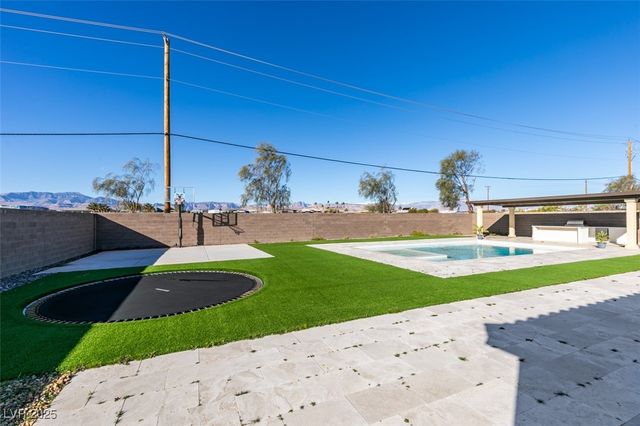 8741 Grand Pass Court, Las Vegas, NV 89113