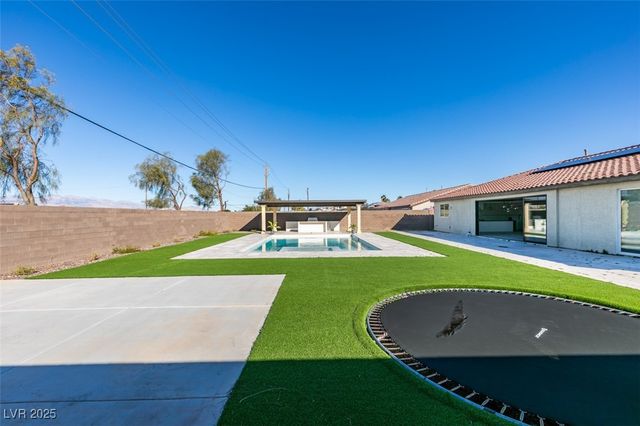 8741 Grand Pass Court, Las Vegas, NV 89113