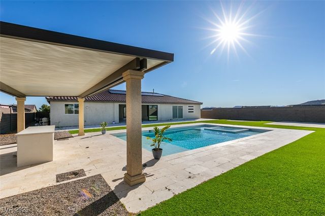 8741 Grand Pass Court, Las Vegas, NV 89113