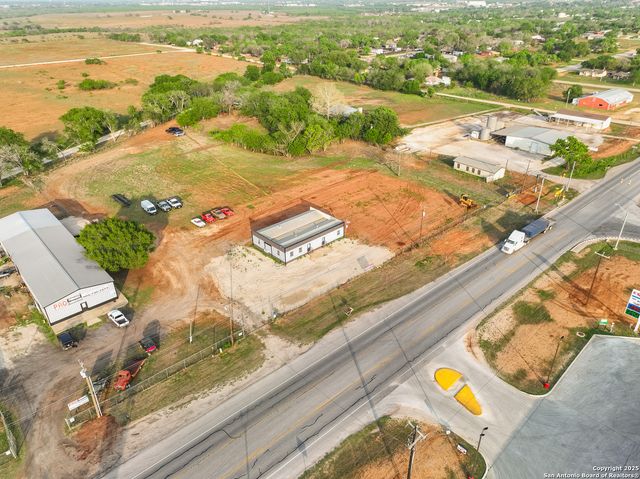 3215 Zanderson, Jourdanton, TX 78026