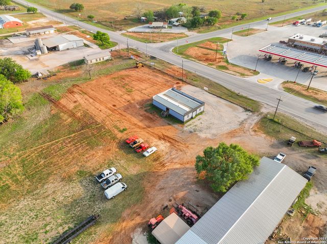 3215 Zanderson, Jourdanton, TX 78026