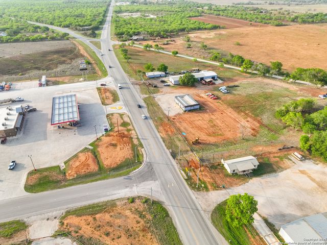 3215 Zanderson, Jourdanton, TX 78026