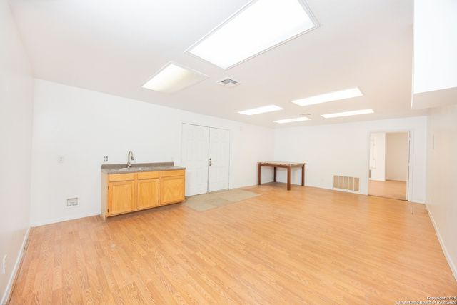 3215 Zanderson, Jourdanton, TX 78026
