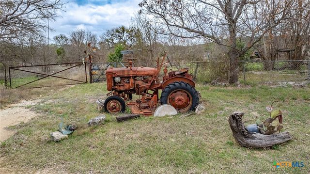250 Mail Route Road, Fischer, TX 78623