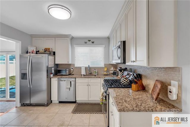 16 Twain Avenue, Old Bridge, NJ 08857