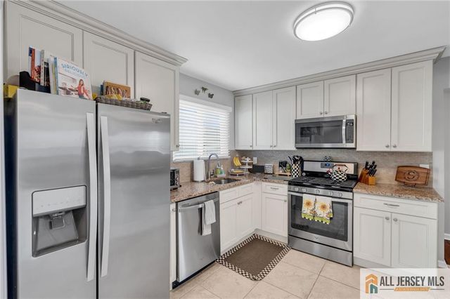 16 Twain Avenue, Old Bridge, NJ 08857