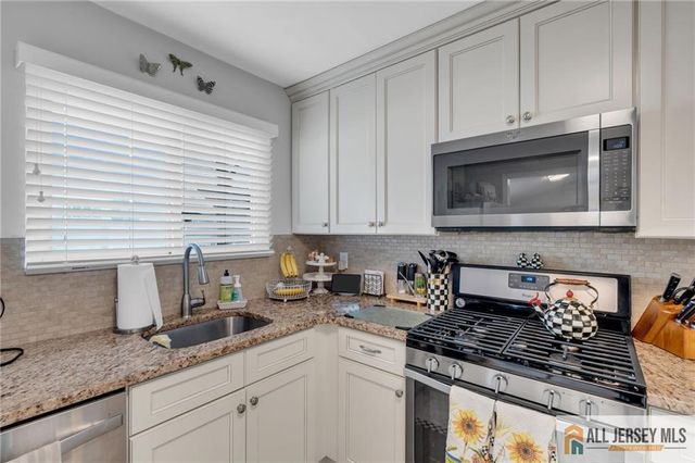 16 Twain Avenue, Old Bridge, NJ 08857