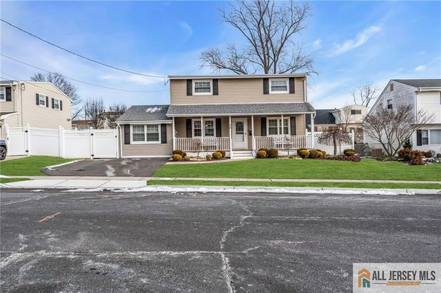 16 Twain Avenue, Old Bridge, NJ 08857