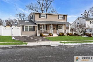 16 Twain Avenue, Old Bridge, NJ 08857
