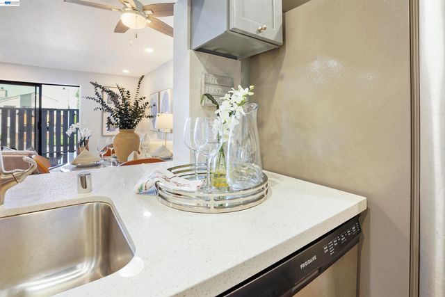 29300 Dixon St 106, Hayward, CA 94544