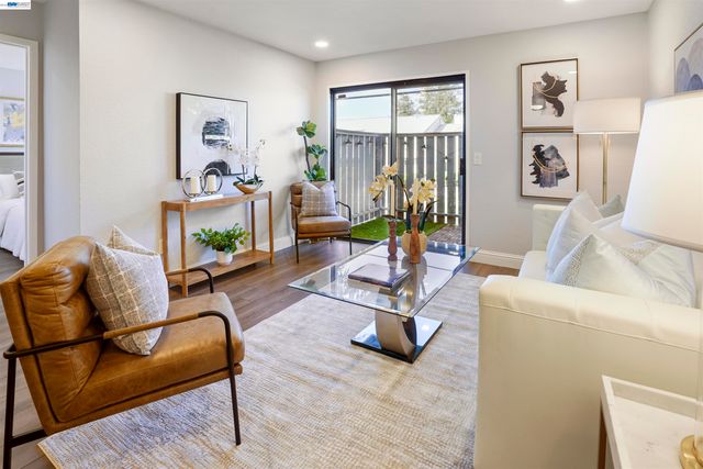 29300 Dixon St 106, Hayward, CA 94544