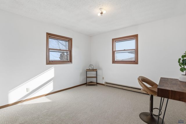 3924 OILER LN, Rapid City, SD 57701