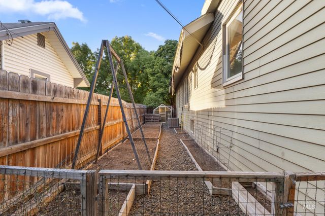 608 19th Ave S, Nampa, ID 83651