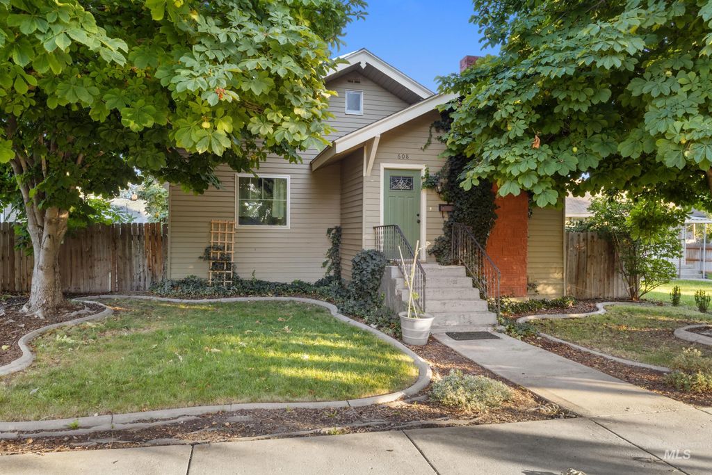 608 19th Ave S, Nampa, ID 83651