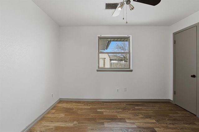 117 SW 6th Street, Moore, OK 73160