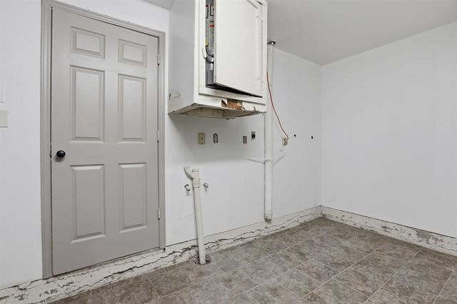 117 SW 6th Street, Moore, OK 73160