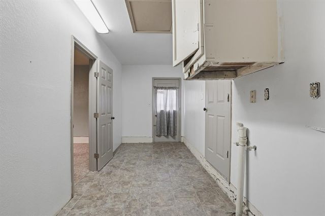 117 SW 6th Street, Moore, OK 73160