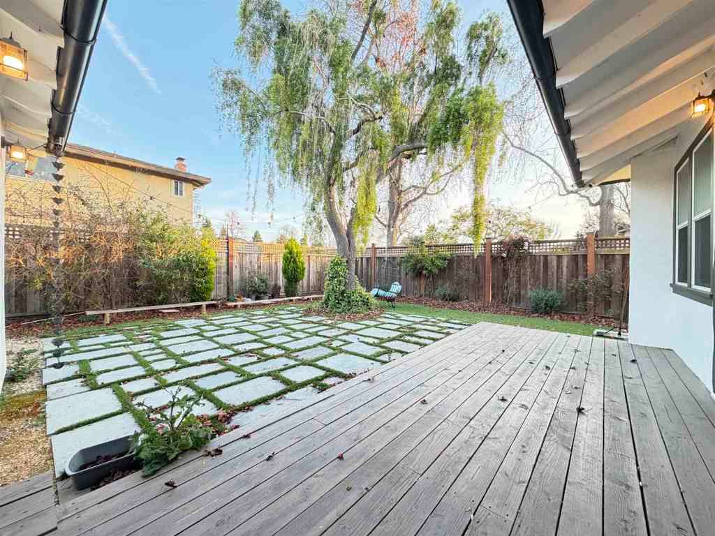 Image 23 of property listing at 5298 5298 Sussex Pl, Newark, CA 94560